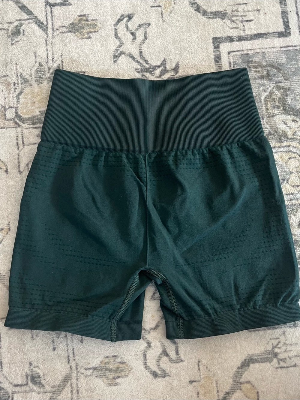 Gymshark Women’s High-Waist Forest Green Seamless Biker Shorts - Picture 2 of 2